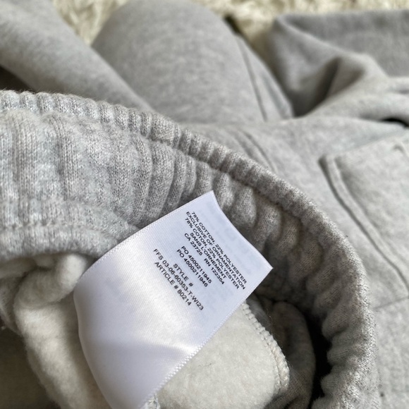 Aritzia TNA Sweatfleece Cozy Fleece Mega Cargo™ Sweatpant - Picture 6 of 8